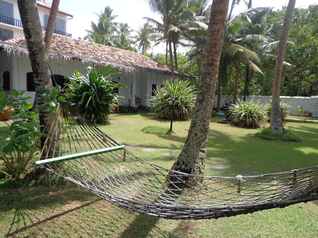 Villa Tissa Beach Resort Уелигама Екстериор снимка