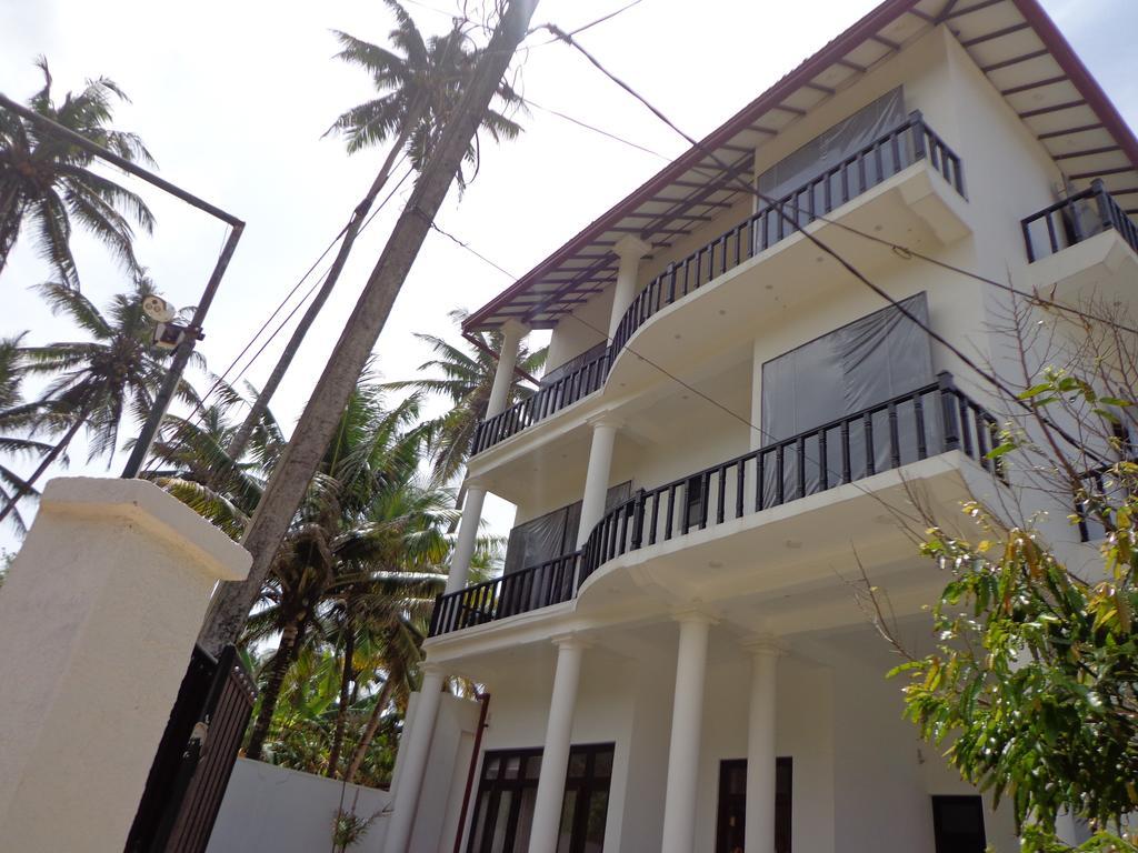 Villa Tissa Beach Resort Уелигама Екстериор снимка