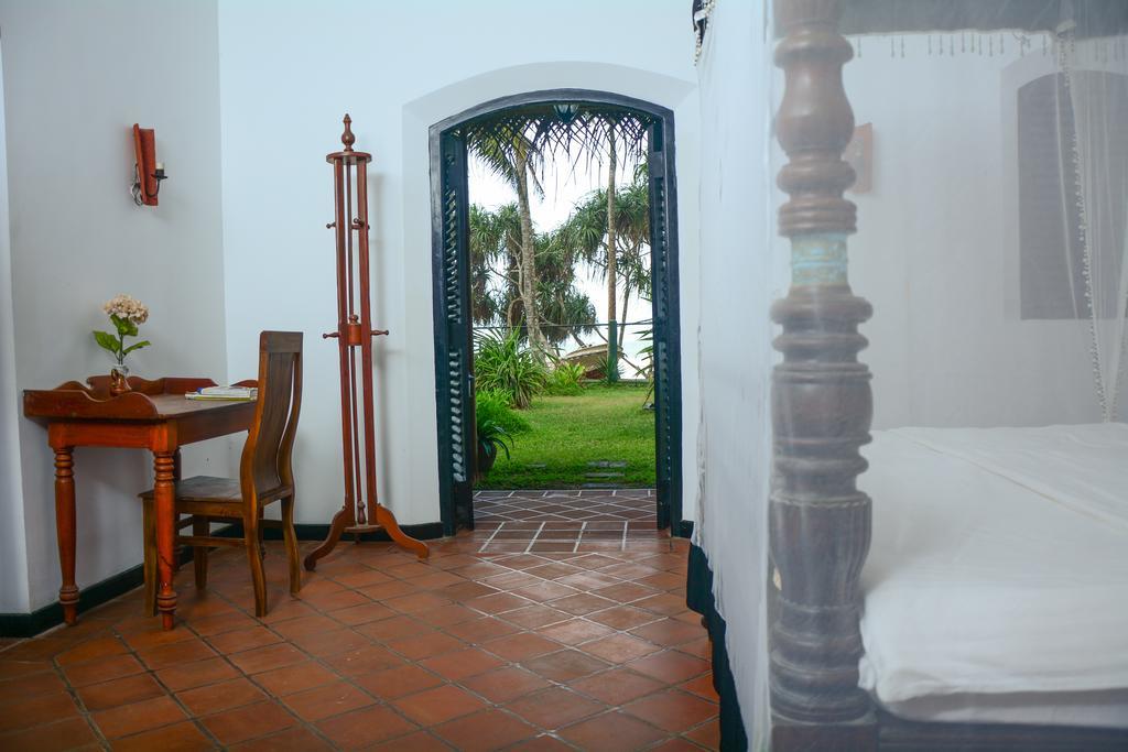 Villa Tissa Beach Resort Уелигама Екстериор снимка