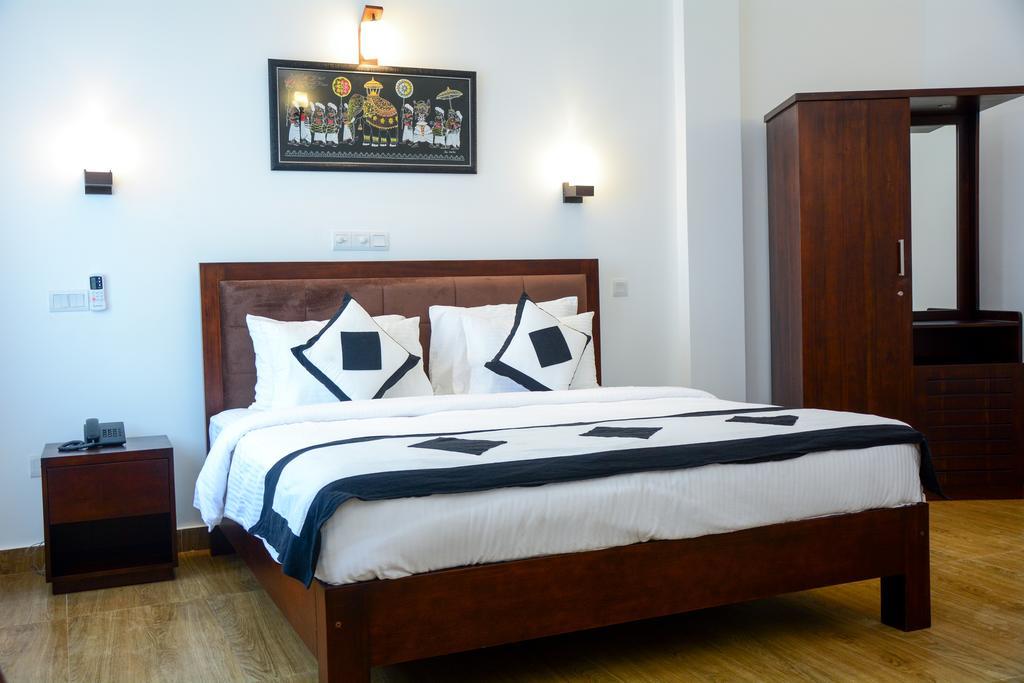 Villa Tissa Beach Resort Уелигама Екстериор снимка