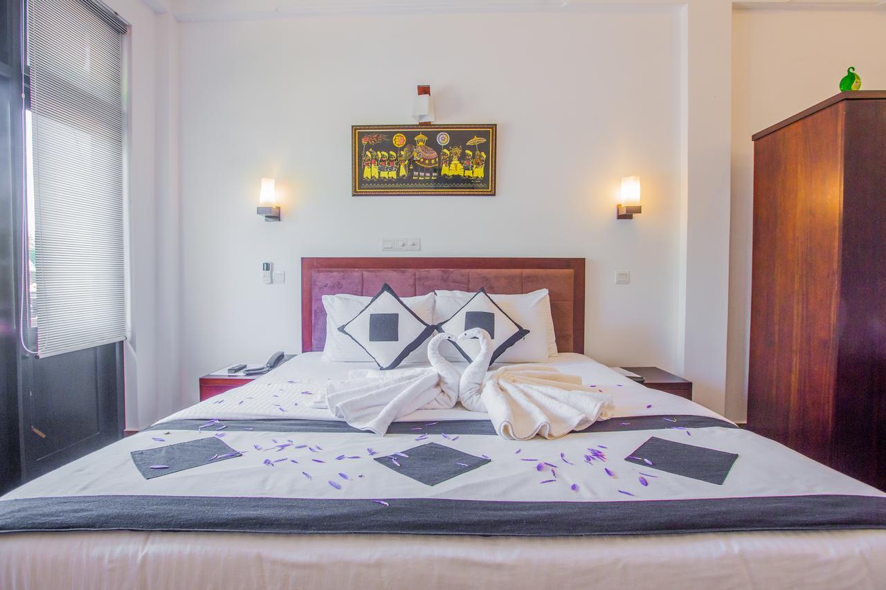 Villa Tissa Beach Resort Уелигама Екстериор снимка